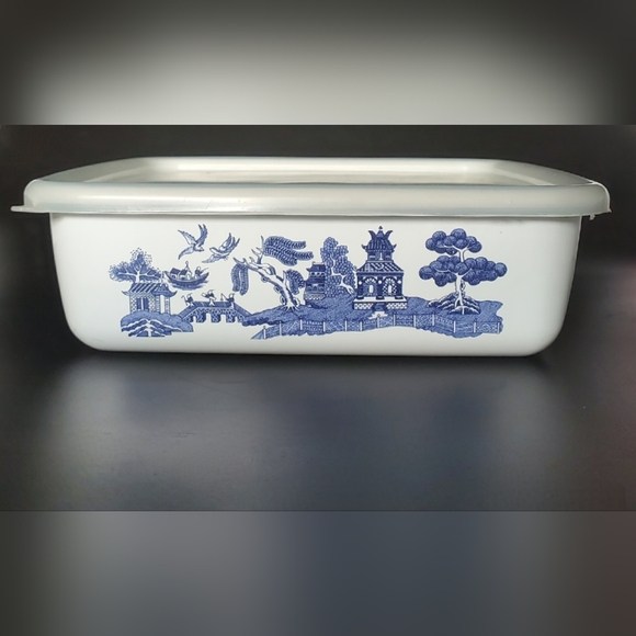 7" Square Blue Willow Metal Baker with Original Plastic Lid by Johnson Brothers - Picture 2 of 16